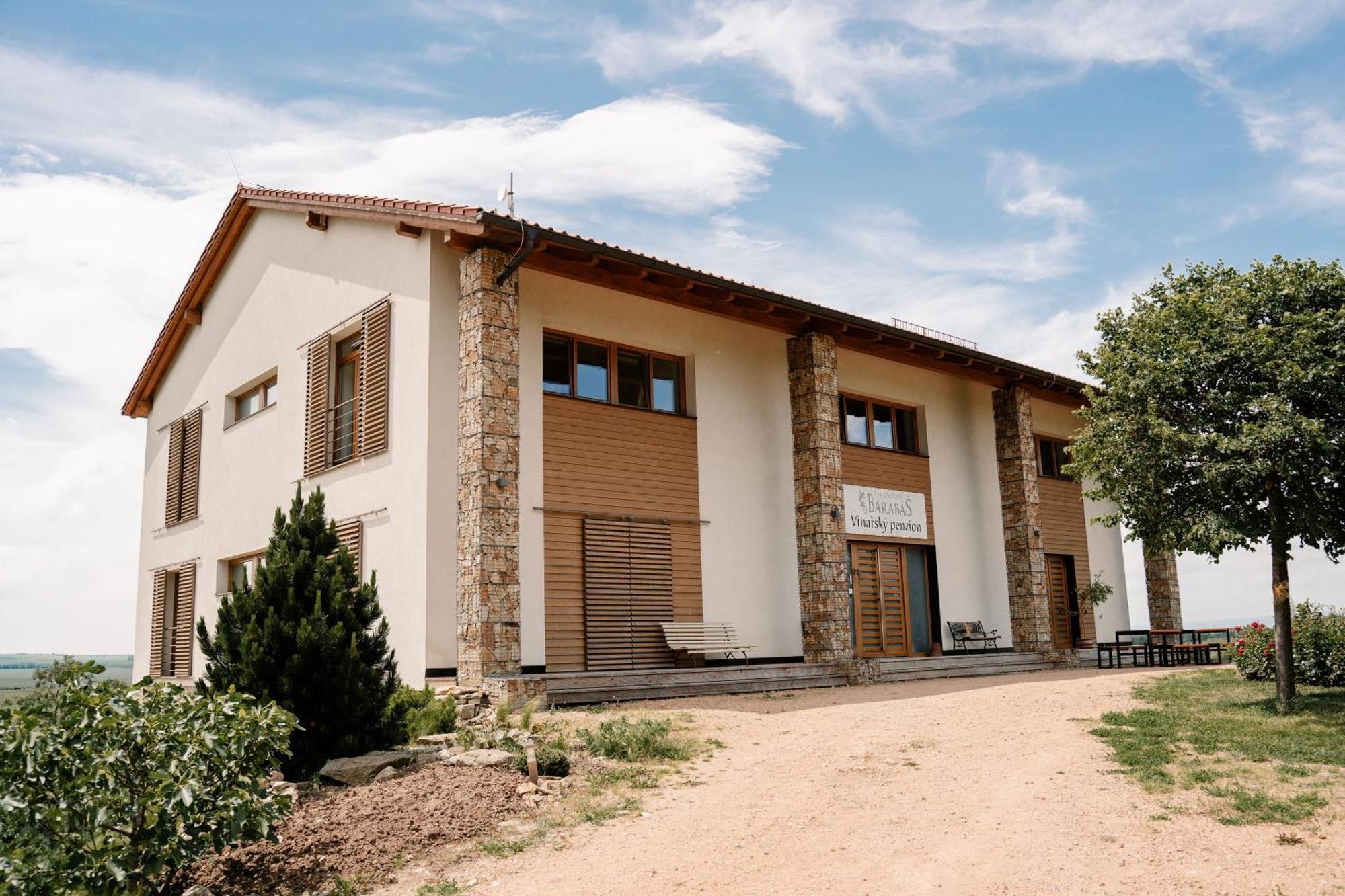 Vinarsky Penzion Strachotice Exterior foto